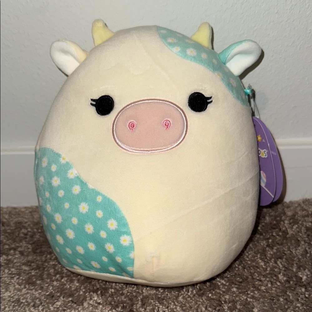 NWT 8in Belana Cow Squishmallow